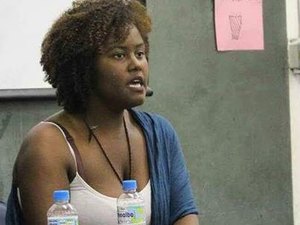 “Preta galinha”: professora é vítima de racismo em escola de SP