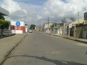 Homem é preso em flagrante roubando objetos de laboratório
