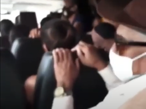 [Vídeo] Passageiros denunciam superlotação em van que faz a linha Craíbas-Arapiraca