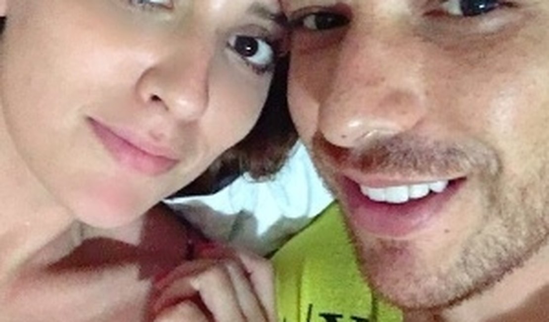 Tamires Peloso e Cézar Lima do 'BBB 15' assumem estar juntos