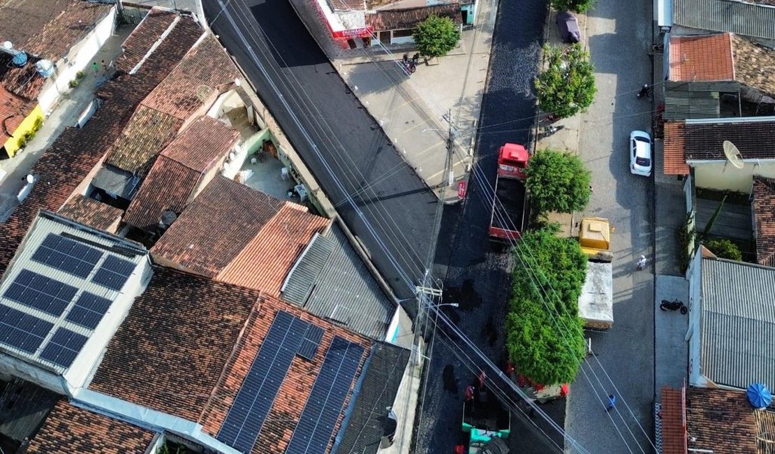 Prefeitura recupera vias nos bairros Guaribas e Verdes Campos em Arapiraca