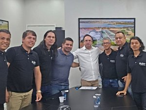 Prefeito de Arapiraca e AMEAR discutem soluções para Conservatório de Música