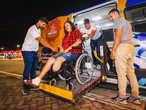 Prefeitura disponibiliza transporte adaptado para pessoas com deficiência no Verão Massayó