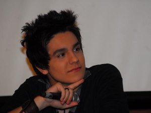 Biografia não autorizada de Luan Santana revela ameaça de sequestro em 2010