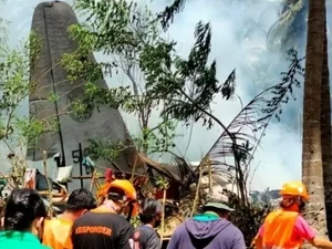 Sobreviventes saltaram de avião antes de explosão nas Filipinas