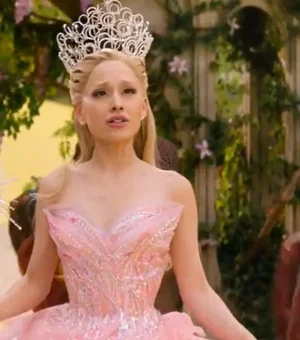 Fãs se revoltam com Ariana Grande por ausência em premiére no Brasil