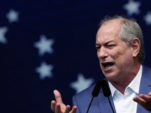 Ciro flerta com bolsonarismo no Ceará na semana em que desembarca em AL