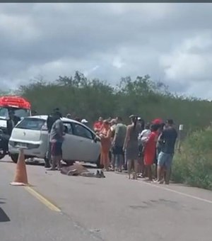 Colisão entre carro e moto deixa um morto e um ferido em Olho d’Água do Casado, AL