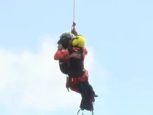 Vídeo mostra homem confessando que jogou a ex de penhasco: ‘Empurrei ela lá’