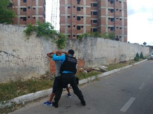 Durante abordagem, Oplit prende homem acusado de lesão corporal 