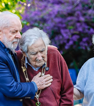 Lula diz que vai a enterro de Mujica: ‘Espera que a carne se vá, mas as ideias fiquem’