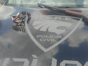 Operação apreende arma e celular de policial investigado por homicídio 