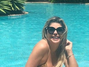 Advogada encontrada morta ao lado de músico alagoano é sepultada no Ceará