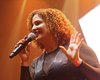 Dona Flô desabafa no palco durante São João de Arapiraca após ser interrompida por banda Magníficos