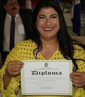 Vice, esposa de Gilberto Gonçalves, assume prefeitura de Rio Largo