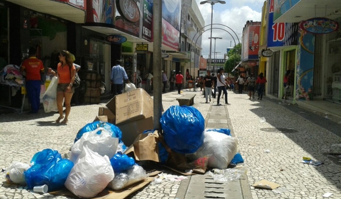 Calote : prefeitura não paga a Limpel e Arapiraca amanhece com lixo acumulado