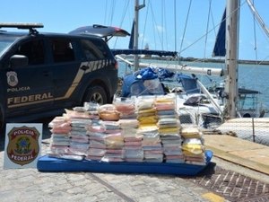 Veleiro holandês é apreendido e PF encontra meia tonelada de cocaína