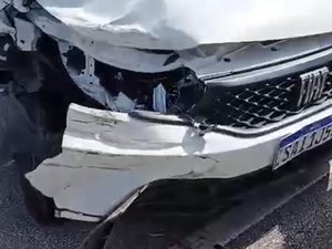 Acidente na Ponte Divaldo Suruagy causa dificuldades no trânsito da região