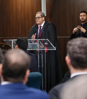 Tourinho destaca competência do novo desembargador eleitoral Sóstenes Andrade