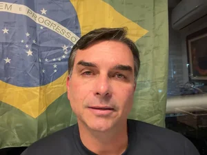 Flávio: Moraes tenta “interferir nas eleições” ao proibir visitas a Bolsonaro