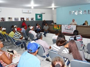 Iteral discute com movimentos a negociação de terras para reforma agrária