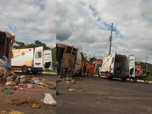 Caminhão compactador de lixo tomba e deixa trabalhador ferido na AL-115