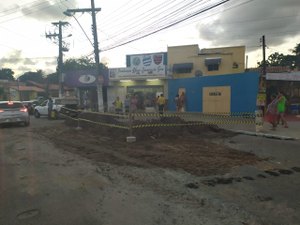 Obra de reparo na Siqueira Campos fica paralisada durante data festiva