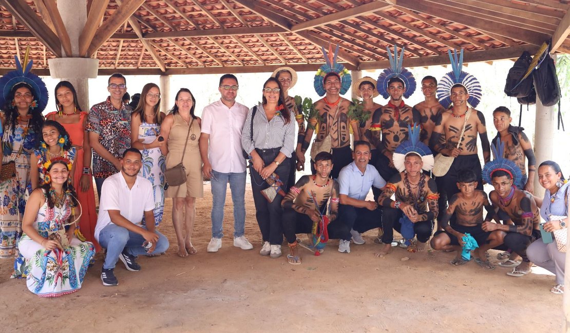 São Sebastião realiza city tour para apresentar potenciais turísticos para agentes e empresários do setor