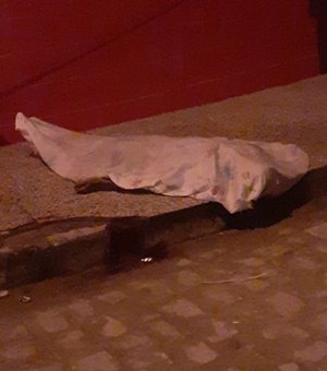 Homem é morto com três tiros em esquina no bairro Cidade Universitária