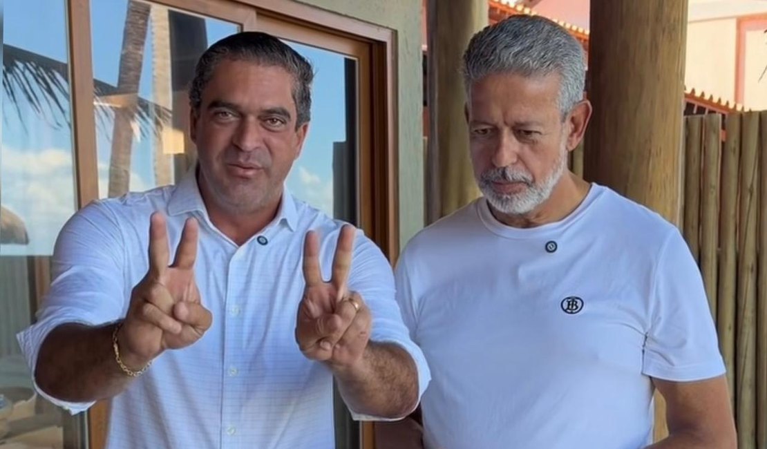 Arthur Lira começa a arrastar prefeitos e aliados para a base de Flávio Bolsonaro