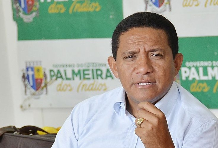 Prefeito se filia ao MDB na esperança de ser candidato a governador com o apoio de Renan Filho