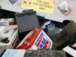 Governo firma compromisso para descarte correto de baterias automotivas