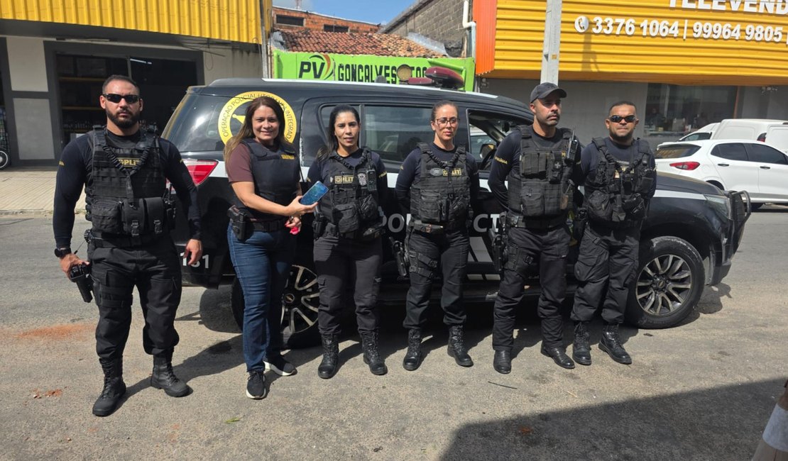 Polícia Civil recupera celular roubado escondido em cima de barraca de feira no Jaraguá