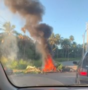 Trânsito parado: protesto em Porto de Pedras trava AL-101 Norte