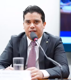 PF faz buscas na Câmara dos Deputados em operação contra fraudes em licitações no Ceará