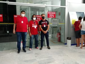 Sindicato dos Bancários faz greve parcial por negligência de combate a Covid-19