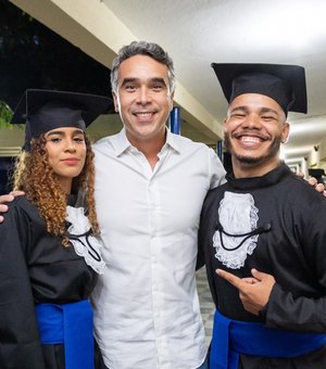 Rafael Brito destaca avanço da escolaridade entre eleitores de Alagoas