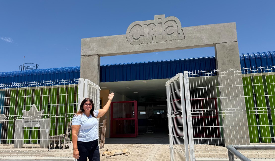 Prefeita Ziane Costa visita obras da Creche Cria no bairro Novo Horizonte, em Delmiro