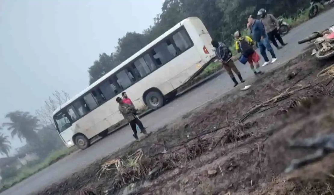 Motociclista morre após colisisão com ônibus em rodovia de Ibateguara