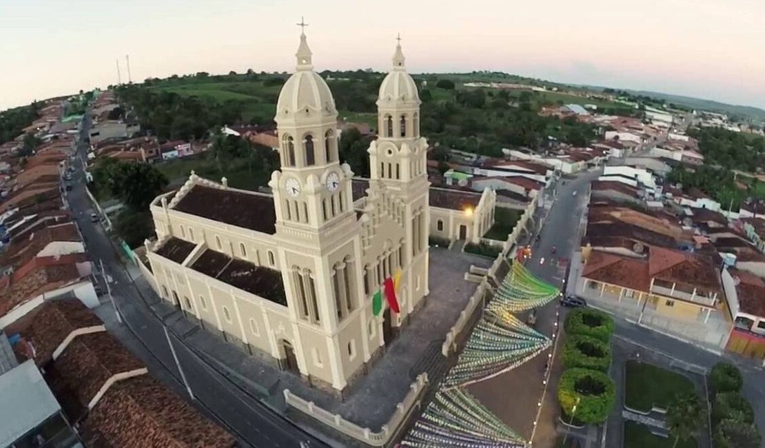 Servidores da Prefeitura de Igreja Nova acumulam cargos públicos ilegalmente