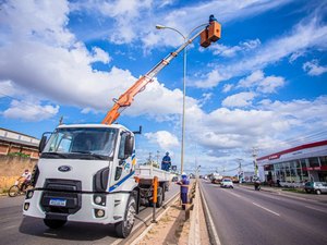 Prefeitura de Arapiraca intensifica substituições de luminárias em LED na Rodovia AL-220