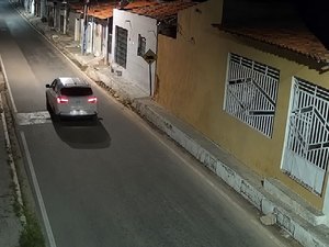 Câmeras registram últimos trajetos de viatura antes de policiais serem mortos em Delmiro
