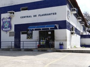 Polícia apreende maconha e armas na parte alta de Maceió