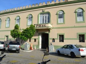 Motocicleta é furtada ao lado do Quartel Geral da PM, em Maceió
