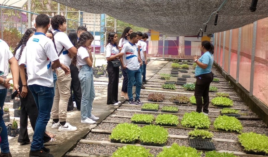 Escola de Campo recebe alunos do Sertão alagoano para desenvolver cultivo e manejo agrícola