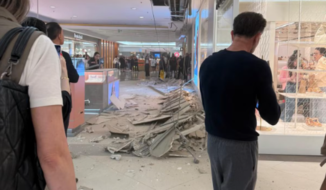Parte do teto do Shopping Iguatemi desaba em São Paulo; não há feridos