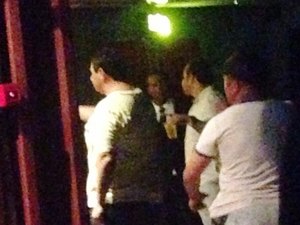 Dudu Hollanda se envolve em confusão  em casa de show