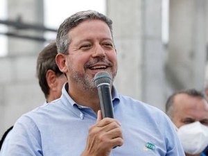 Quase 60% dos professores de Alagoas vão deixar de pagar Imposto de Renda após projeto relatado por Arthur Lira