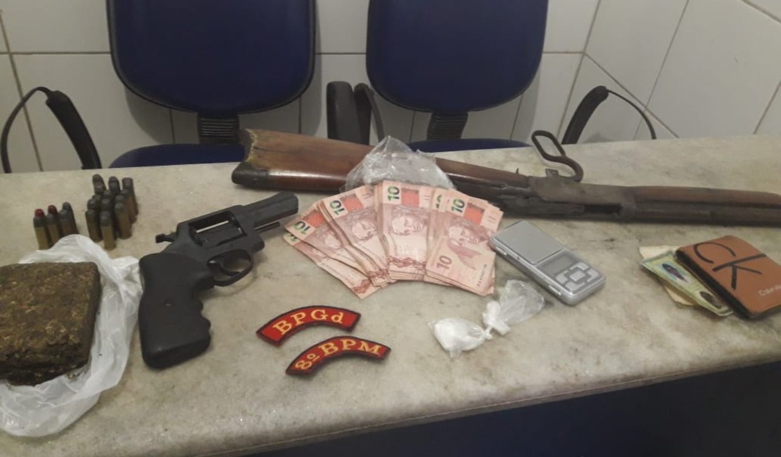Dupla é presa com drogas e armas durante abordagem policial em Rio Largo