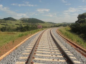 Novos contratos de ferrovias devem prever direito de passagem de terceiros, sugerem debatedores